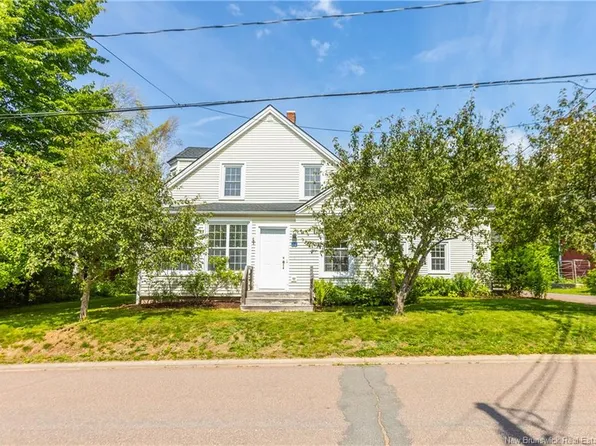 22 Weldon St, Sackville, NB E4L 4N2