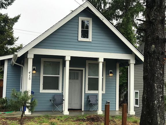 3rd image of 416 SE Oar Ave