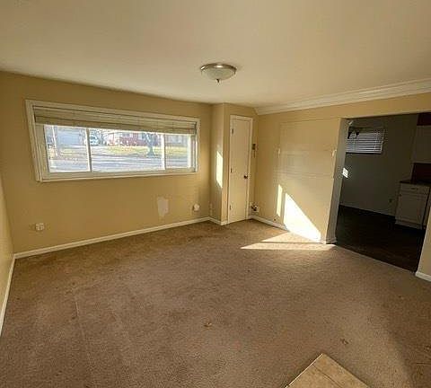 3rd image of 483 Kaldy St