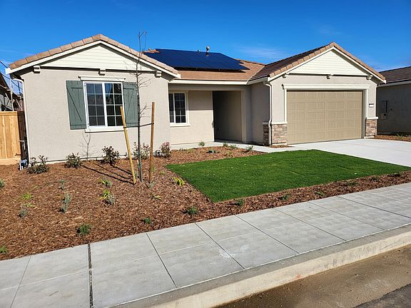 Side View of the Home for Rent - 5 beds, 2 baths, 1,773 Square Feet