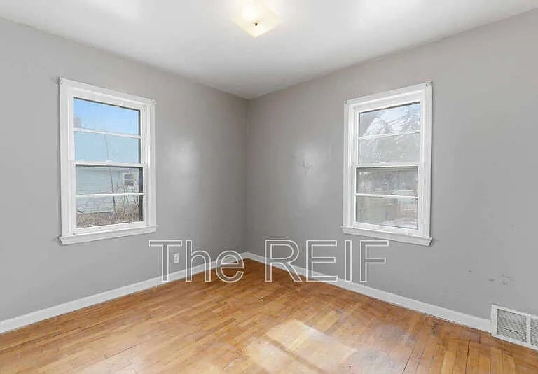 813 Alvord Ave — Photo 7