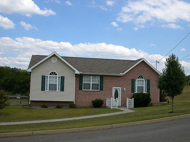 1st image of 536 Bowers Park Cir