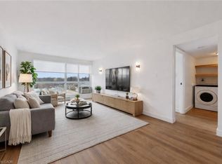358 Waterloo Ave Unit 902, Guelph, ON