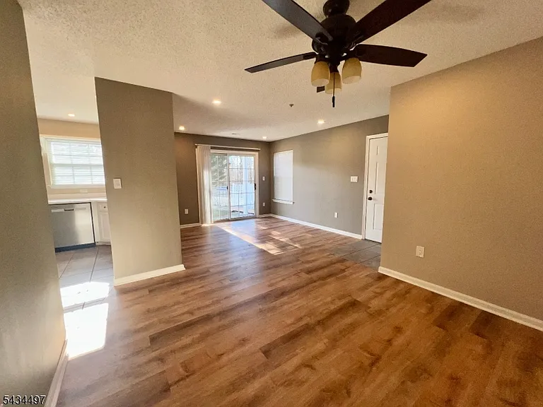 1023 Castle Rd — Photo 8