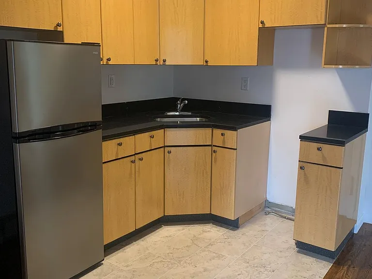 407 W 51st St #4A — Photo 5