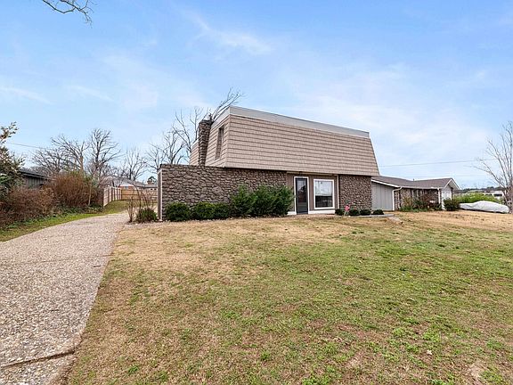 3rd image of 1216 Briar Creek Dr