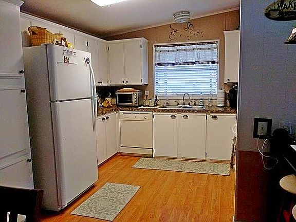2nd image of 619 Orange Tree Dr