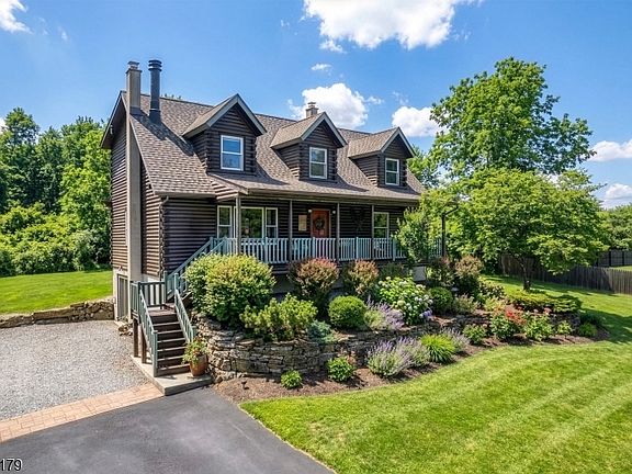 2nd image of 8 Huntsville Rd