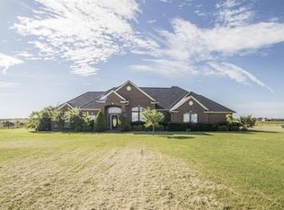 827 Cody Rd, Ennis, TX 75119