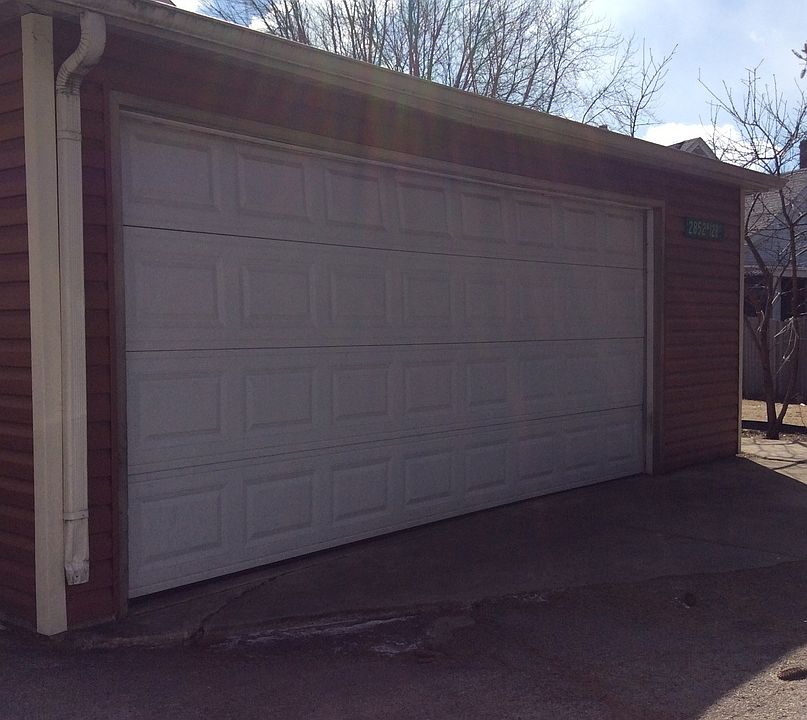 2nd image of 2852 128th St