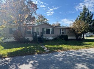 2 Oxbow Dr, Lewiston, ME 04240