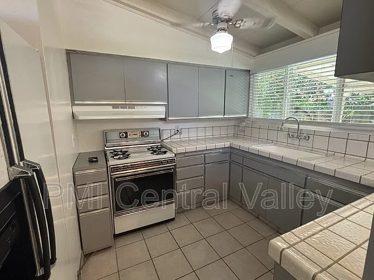 944 Bridgewood Way — Photo 10