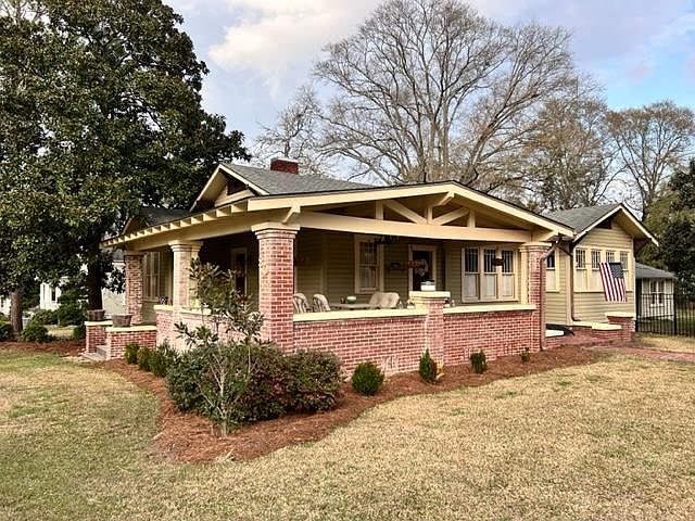 1st image of 801 College Ave N