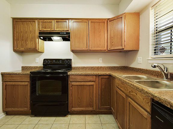 3rd image of 2485 Tandy Dr