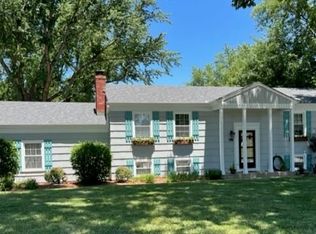 423 Glendale Rd, Liberty, MO 64068