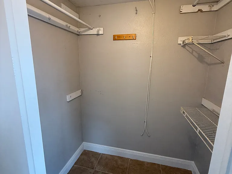4624 Durney St — Photo 12