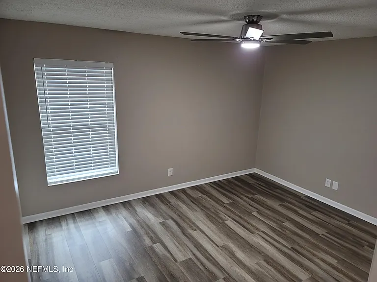 5553 Greatpine Ln S — Photo 5