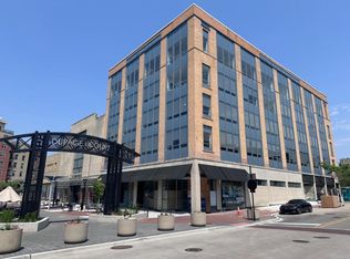 40 Dupage Ct #502, Elgin, IL 60120