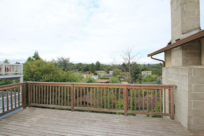 2nd image of 5915 16th Ave SW