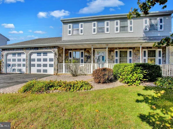 326 Cornerstone Dr, Blandon, PA 19510