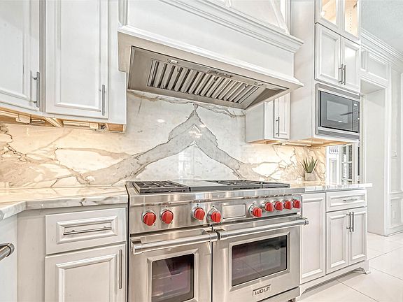 3rd image of 263 Wood Loop St