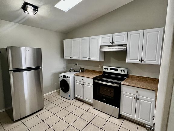 5th image of 421 E Thoroughbred St #10952693