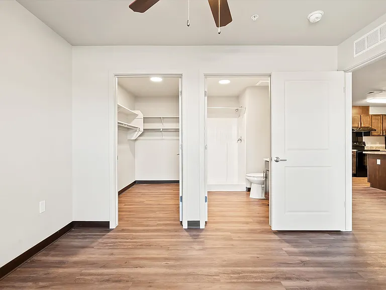 Lynne Village Apartments — Photo 49