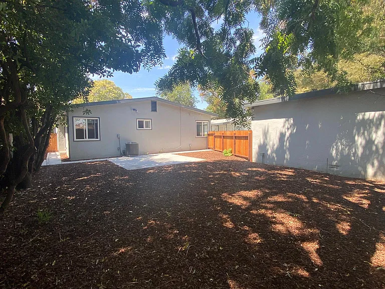 1483 Kentfield Ave — Photo 16