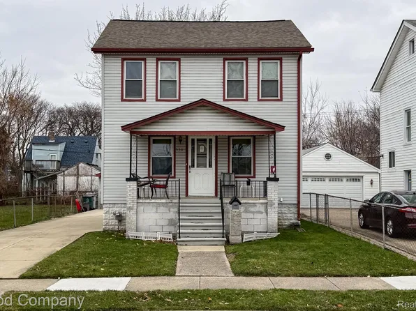 558 E Jarvis Ave, Hazel Park, MI 48030