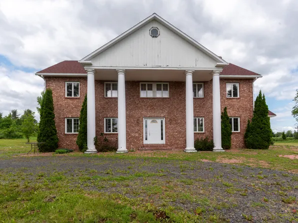 14 Talbot Road, Madawaska, ME 04773