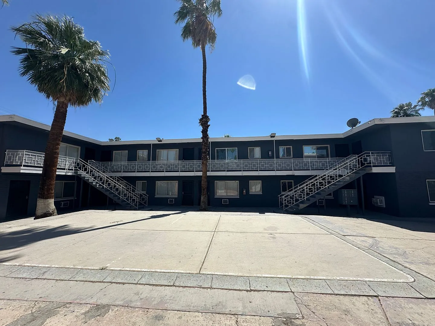 2105 Sunrise Ave. — Photo 2