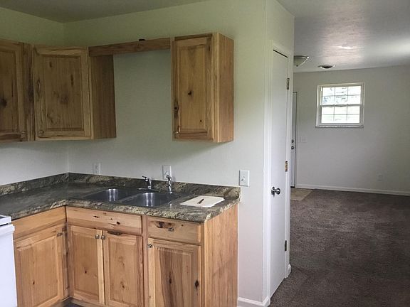 4th image of 11 Central Dr #202