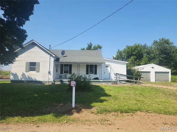 998 N West St, Kane, IL 62054