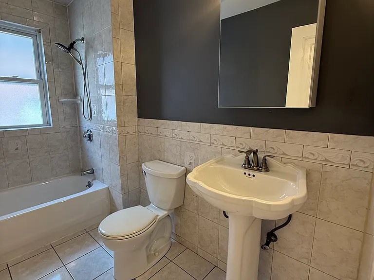 68 Poplar St #1 — Photo 4