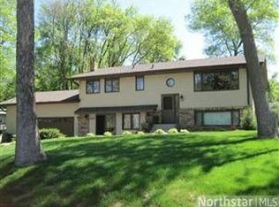 6608 Eagle Lake Dr N, Maple Grove, MN 55369