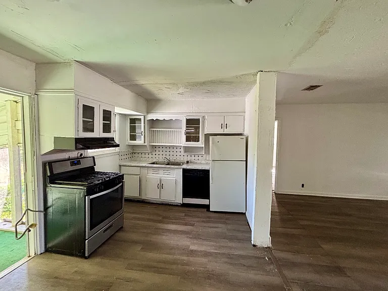 612 Winding Way St — Photo 4