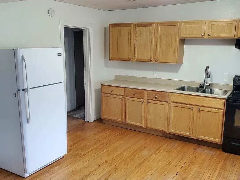 112 5th St S #1 — Photo 14