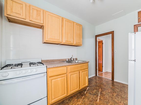 4th image of 9500 Woodhaven Ct