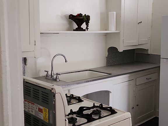 5th image of 820 N 16th St #820