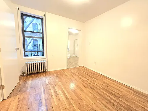 224 Metropolitan Ave #8 Photo 1