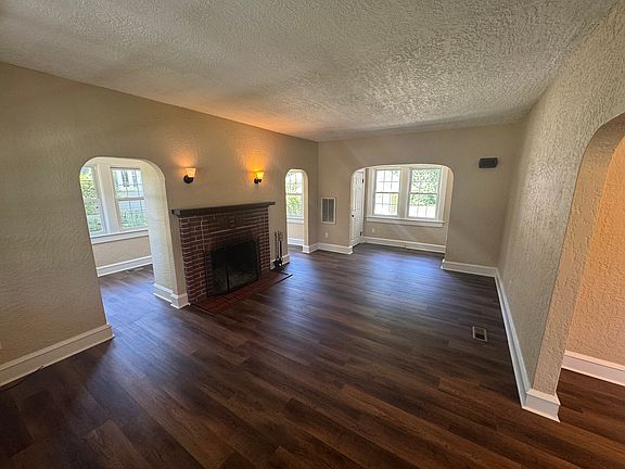 3rd image of 345 Lasalle Ave