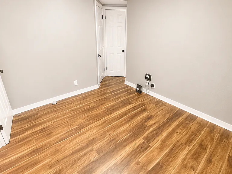 University Place Apartments — Photo 9