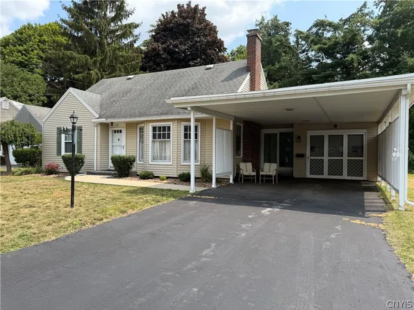 117 Fay Park Dr, North Syracuse, NY 13212