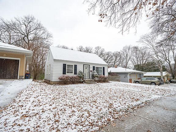 4th image of 1519 Gladstone Dr SE