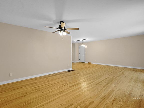 5th image of 41 Briarwood Dr