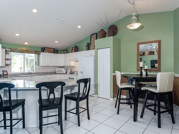 5th image of 2779 SE Eagle Dr