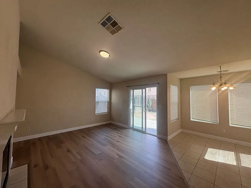 4 bed, 1732 sqft, $2,180 — Photo 4