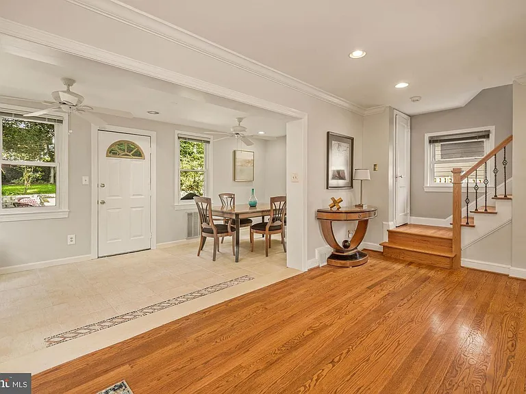 205 W Cameron Rd — Photo 10