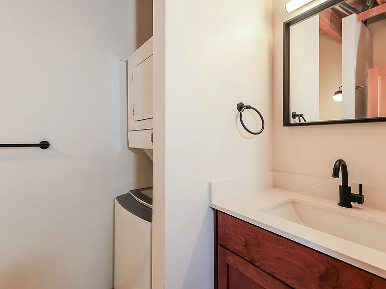 1515 N Rosa Parks Way — Photo 11