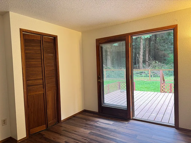 4005 NE Kedros Dr — Photo 12